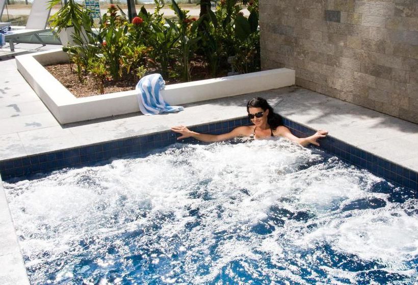 Silvershore Apartments On The Broadwater | Biggera Waters | Queensland | Australia 11