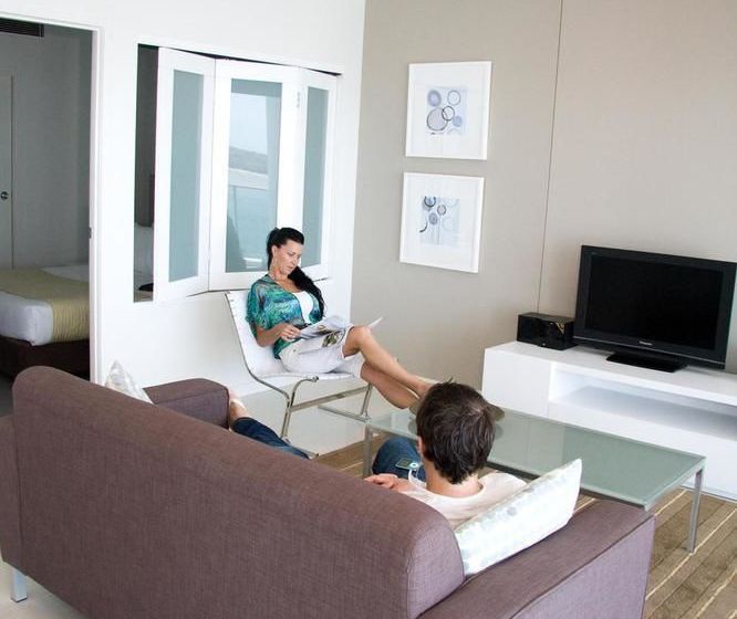 Silvershore Apartments On The Broadwater | Biggera Waters | Queensland | Australia 13