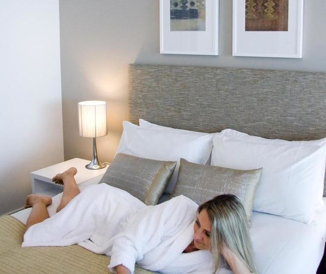 Silvershore Apartments On The Broadwater | Biggera Waters | Queensland | Australia 15