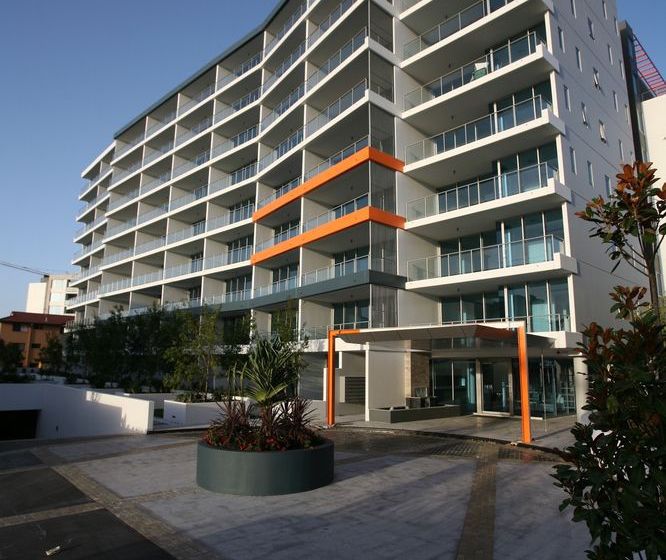 Silvershore Apartments On The Broadwater | Biggera Waters | Queensland | Australia 19