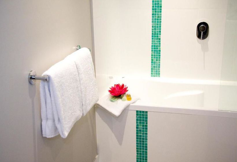 Silvershore Apartments On The Broadwater | Biggera Waters | Queensland | Australia 5