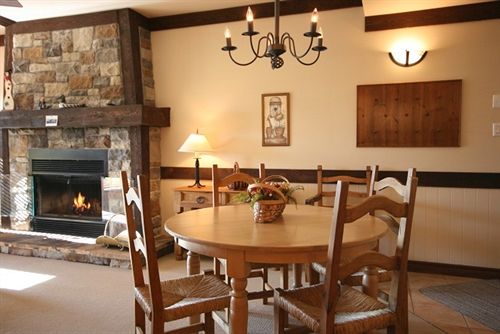 Hotel Algonquin | Mont Tremblant | Quebec | Canada 12