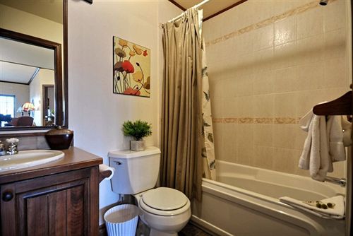 Hotel Algonquin | Mont Tremblant | Quebec | Canada 2