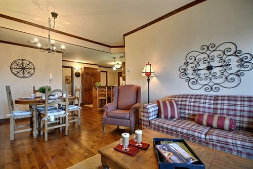 Hotel Algonquin | Mont Tremblant | Quebec | Canada 8