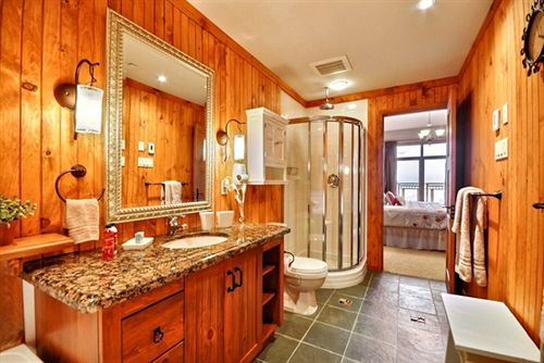 Hotel Altitude Mont Tremblant Quebec