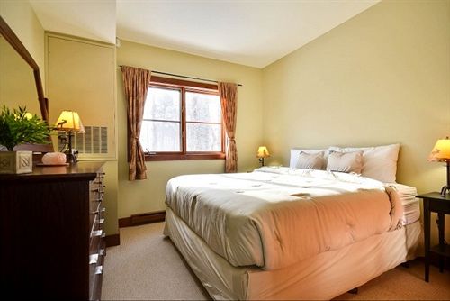 Hotel Etoile Du Matin | Mont Tremblant | Quebec | Canada 1