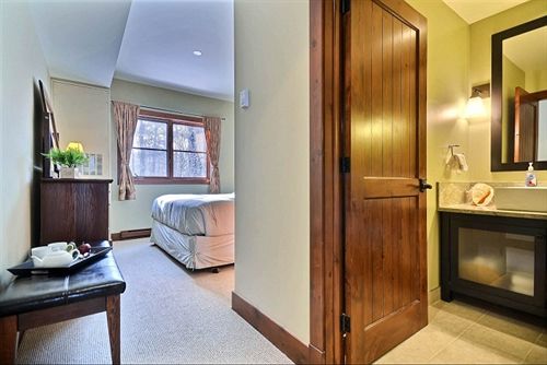 Hotel Etoile Du Matin | Mont Tremblant | Quebec | Canada 11