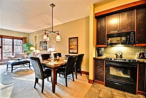 Hotel Etoile Du Matin | Mont Tremblant | Quebec | Canada 13