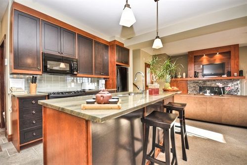 Hotel Etoile Du Matin | Mont Tremblant | Quebec | Canada 17