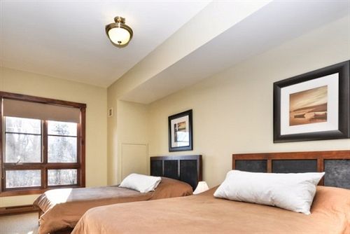 Hotel Etoile Du Matin | Mont Tremblant | Quebec | Canada 18