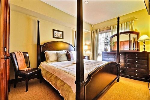 Hotel Etoile Du Matin | Mont Tremblant | Quebec | Canada 6