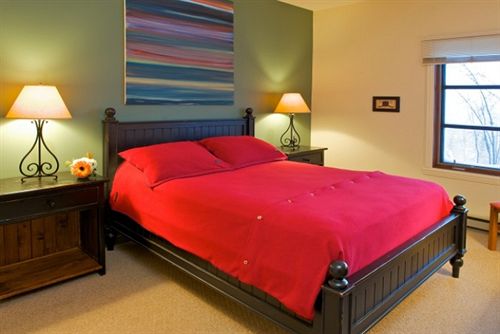 Hotel Le Plateau | Mont Tremblant | Quebec | Canada 1