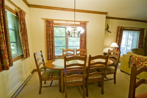 Hotel Le Plateau | Mont Tremblant | Quebec | Canada 11