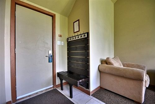 Hotel La Chouette | Mont Tremblant | Quebec | Canada 16