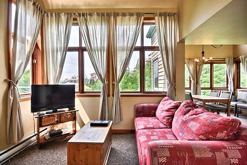 Hotel La Chouette | Mont Tremblant | Quebec | Canada 9