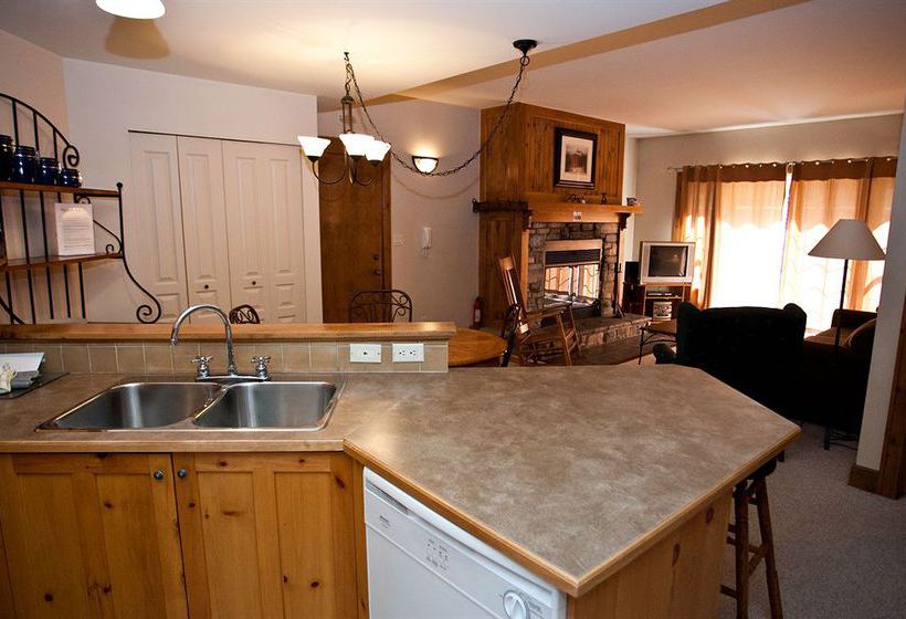 Hotel Les Falaises | Mont Tremblant | Quebec | Canada 16