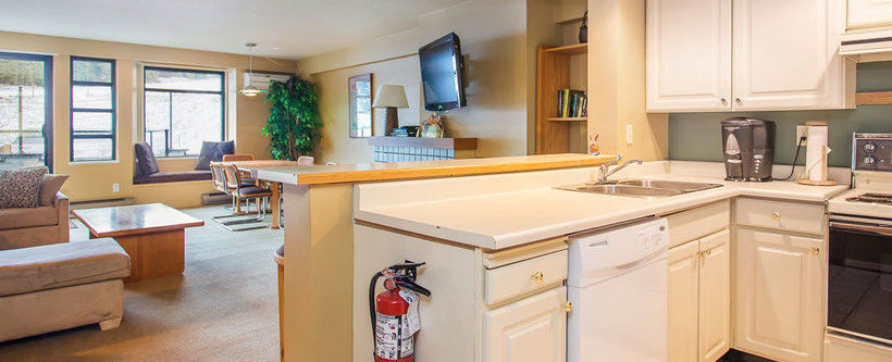 Hotel Carleton Lodge | Whistler | British Columbia | Canada