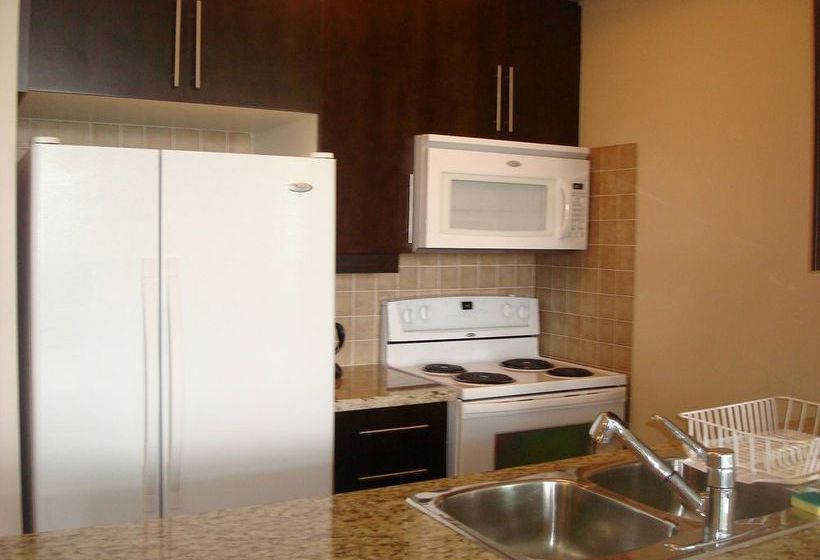 Hotel Kashaneh Guest House - 15 Greenview | Toronto | Ontario | Canada 3