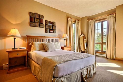 Hotel L'equinoxe | Mont Tremblant | Quebec | Canada 10