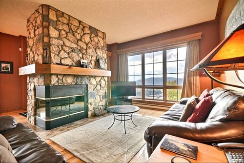 Hotel L'equinoxe | Mont Tremblant | Quebec | Canada 17