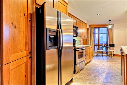 Hotel L'equinoxe | Mont Tremblant | Quebec | Canada 2