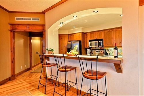 Hotel L'equinoxe | Mont Tremblant | Quebec | Canada 6