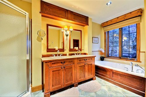 Hotel L'equinoxe | Mont Tremblant | Quebec | Canada 9