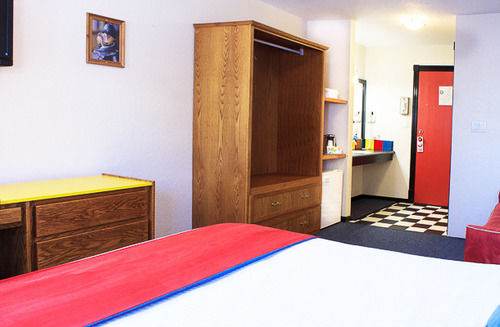 Hotel The Bulldog | Vernon | British Columbia | Canada 11