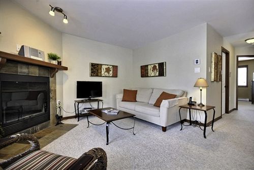 Hotel Oasis | Mont Tremblant | Quebec | Canada 10