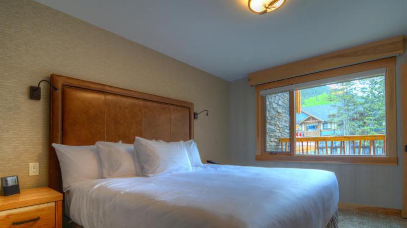 Moose Hotel & Suites Banff Alberta