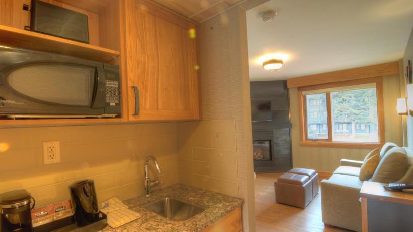 Moose Hotel & Suites | Banff | Alberta | Canada 1