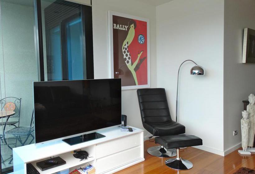 Flinders Wharf Apartment | Docklands | Victoria | Australia 11