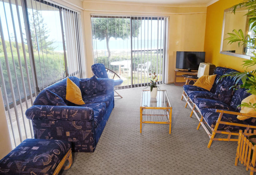 Scarborough & Absolutely Beachfront | Scarborough | Western Australia | Australia 11