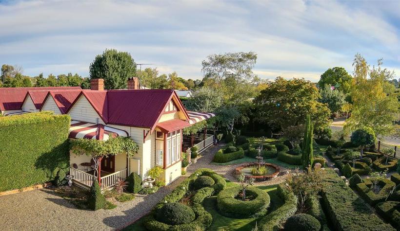 Hotel Barnsley House Bed & Breakfast | Beechworth | Victoria | Australia 7