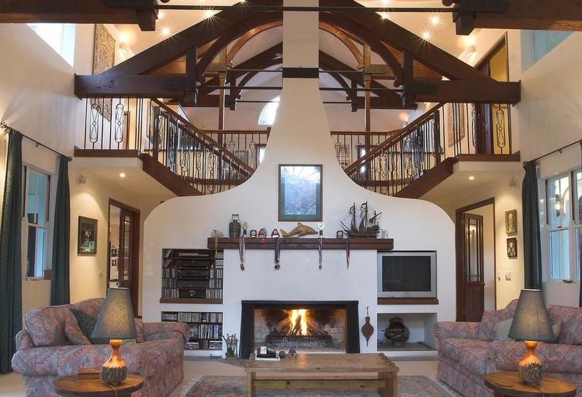 Bed and Breakfast Kingfishers Manor | Doonan | Queensland | Australia 4