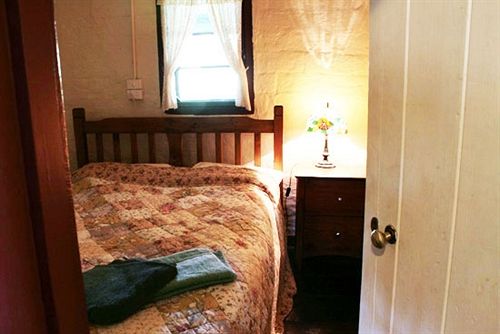 Hoddywell Cottage | Hoddys Well | Western Australia | Australia 3