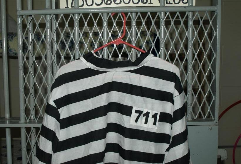 Hotel Jailhouse Bed & Breakfast | Valemount | British Columbia | Canada 6