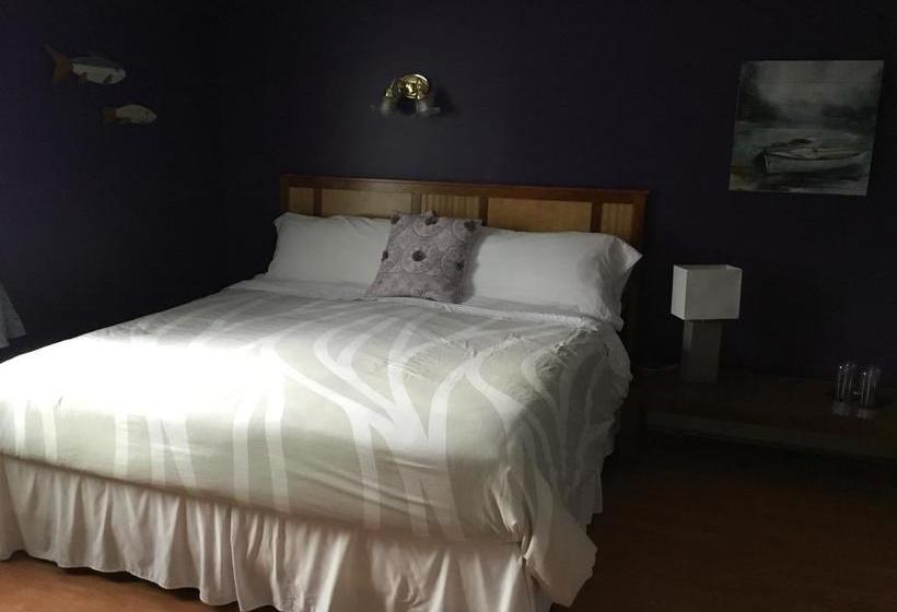 Hotel Rose Cottage Bed & Breakfast | Valemount | British Columbia | Canada 1