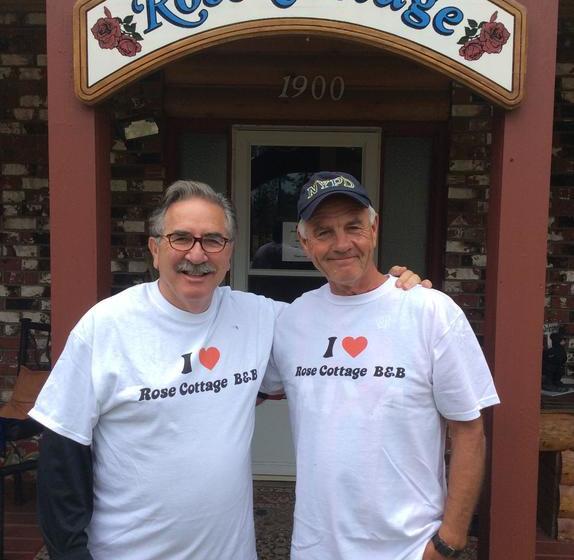 Hotel Rose Cottage Bed & Breakfast | Valemount | British Columbia | Canada 15