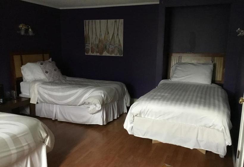 Hotel Rose Cottage Bed & Breakfast | Valemount | British Columbia | Canada 4