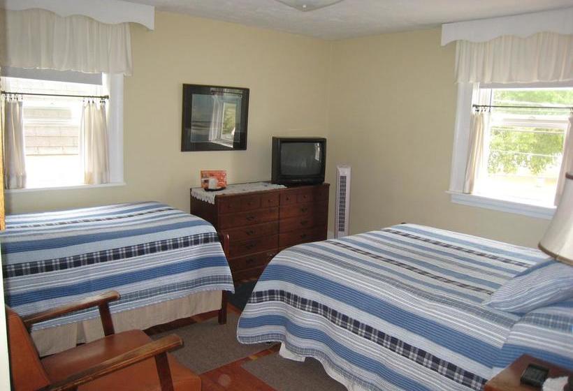 Hotel Aloha Tourist Home | Charlottetown | Prince Edward Island | Canada 11