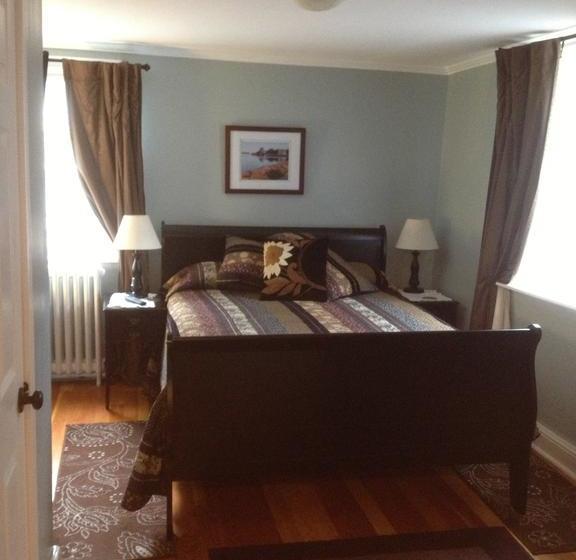 Hotel Aloha Tourist Home | Charlottetown | Prince Edward Island | Canada 12