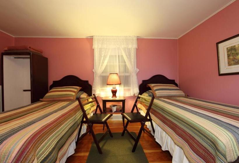 Hotel Aloha Tourist Home | Charlottetown | Prince Edward Island | Canada 14