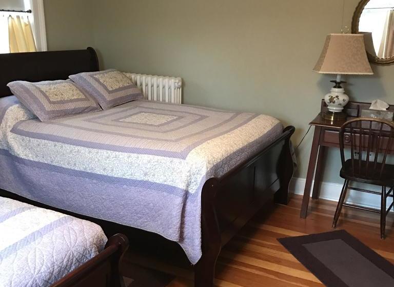 Hotel Aloha Tourist Home | Charlottetown | Prince Edward Island | Canada 9