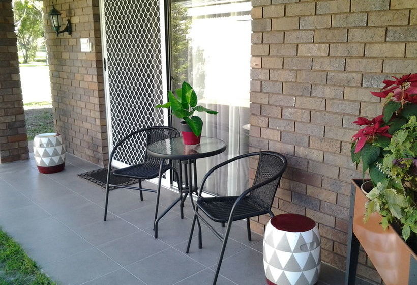 Bottlebrush B&b | Tinana | Queensland | Australia 10