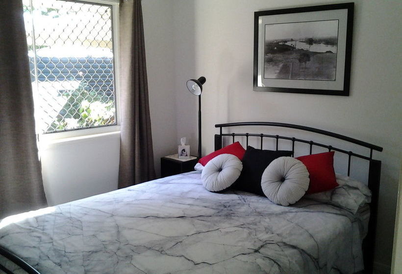 Bottlebrush B&b | Tinana | Queensland | Australia 3