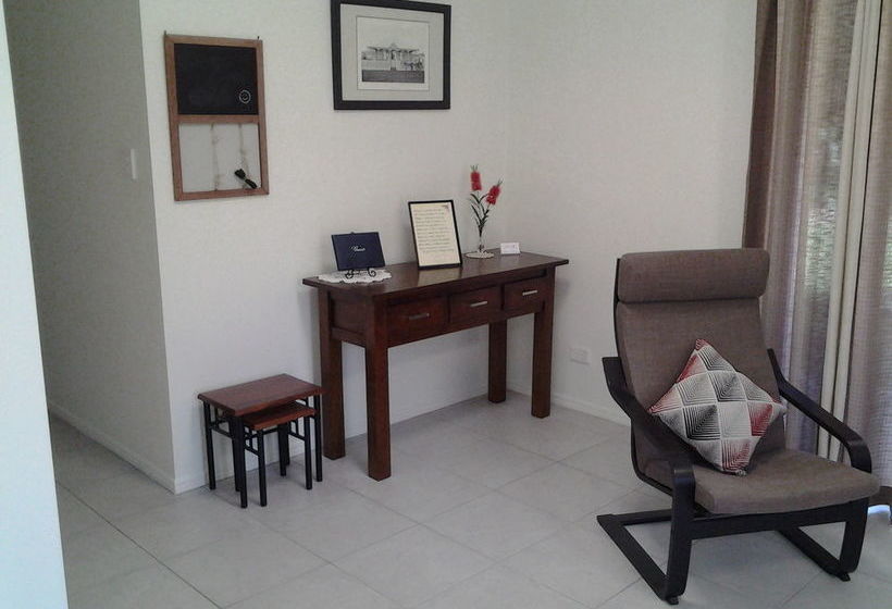 Bottlebrush B&b | Tinana | Queensland | Australia 5