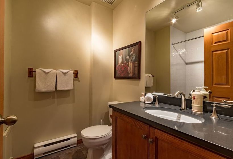 Les Hauts Bois | Mont Tremblant | Quebec | Canada 15