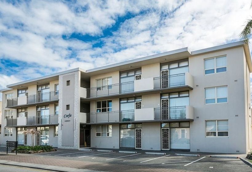 Glenelg Holiday Apartments - Corfu