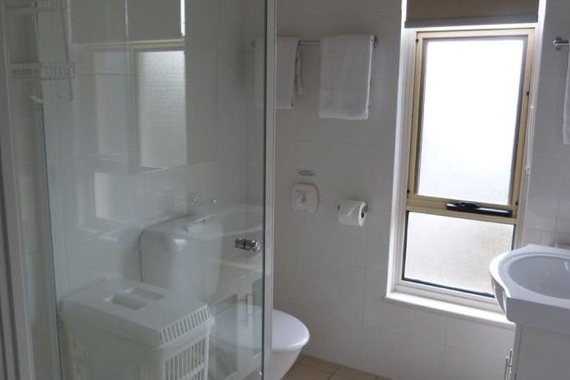 Glenelg Holiday Apartments - Corfu | Glenelg | South Australia | Australia 13